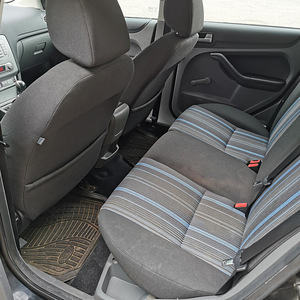 Ford Focus 2008 дизель. 2.0 (10 фото из 11)