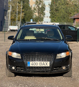 AUDI A4 AVANT (2 фото из 8)