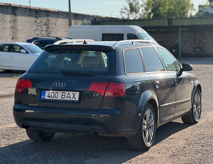 AUDI A4 AVANT (3 фото из 8)