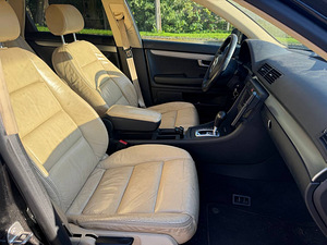 AUDI A4 AVANT (6 foto / 8)