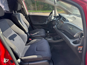 HONDA JAZZ (8 фото из 8)