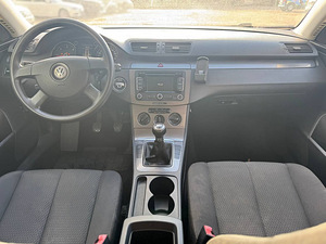 VOLKSWAGEN PASSAT VARIANT (7 foto / 9)