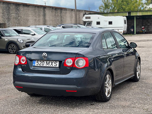 VOLKSWAGEN JETTA (5 foto / 8)