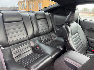 FORD MUSTANG (6 фото из 7)