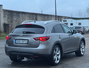 INFINITI FX37 (3 фото из 13)