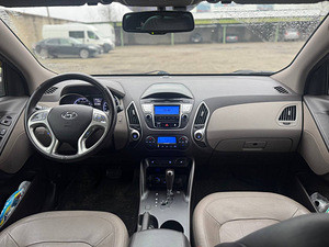 HYUNDAI IX35 (7 фото из 10)