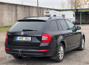 SKODA OCTAVIA (4 foto / 8)