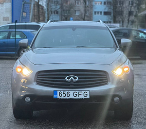 INFINITI FX37 (1 foto / 13)