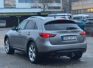 INFINITI FX37 (5 foto / 13)