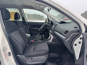 SUBARU FORESTER (8 foto / 11)