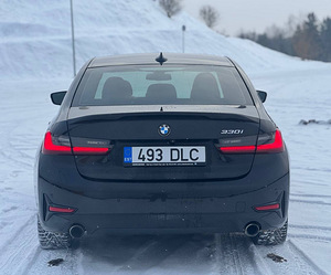 BMW 330I (7 foto / 7)