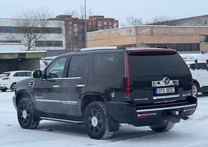 CADILLAC ESCALADE (4 фото из 15)