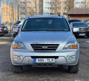 KIA SORENTO (3 фото из 8)