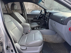 KIA SORENTO (7 фото из 8)