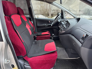 TOYOTA PREVIA (6 фото из 9)