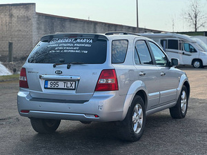 KIA SORENTO (5 foto / 8)