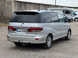 TOYOTA PREVIA (3 фото из 9)