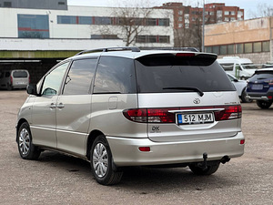 TOYOTA PREVIA (5 фото из 9)
