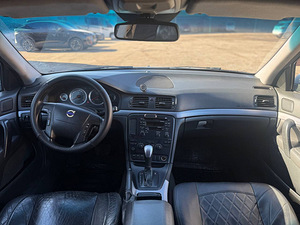 VOLVO S80 (6 foto / 8)
