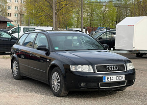 AUDI A4 AVANT (4 foto / 8)