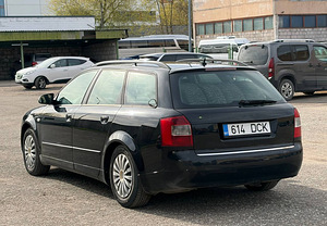 AUDI A4 AVANT (6 foto / 8)