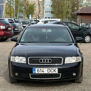 AUDI A4 AVANT (2 foto / 8)