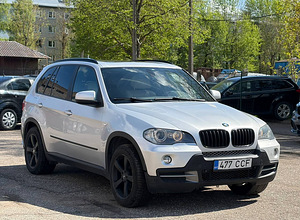 BMW X5 (2 фото из 8)