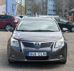 TOYOTA AVENSIS (2 foto / 5)