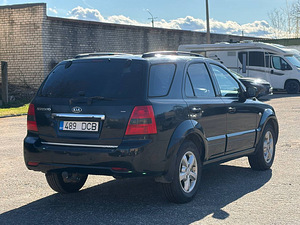 KIA SORENTO (5 foto / 7)