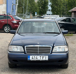 MERCEDES-BENZ C 180 (3 foto / 9)