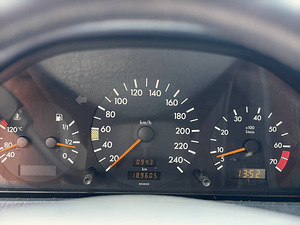 MERCEDES-BENZ C 180 (9 foto / 9)