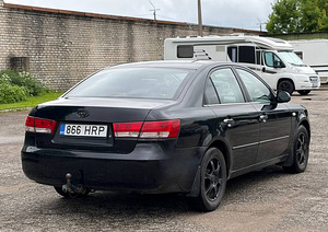 HYUNDAI SONATA (3 foto / 7)