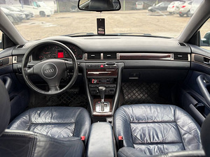 AUDI A6 (6 foto / 7)