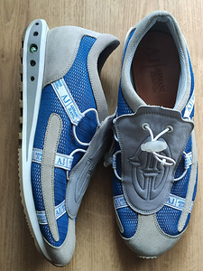 Armani Jeans (2 фото из 3)