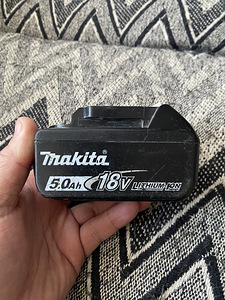 Tikksaag Makita+5Ah aku+Ketassaag+2 saeketast. (9 foto / 10)