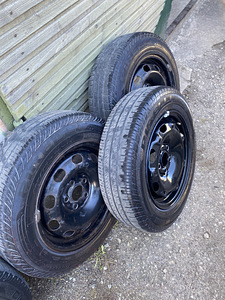 VW диски+летние шины Pirelli 165/70/14 (6 фото из 10)