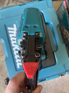 Liistunaelapüss Makita DFN350. Vähe kasutatud (6 foto / 7)