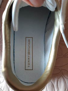 Tommy Hilfiger jalatsid s. 38 korra käidud kuid osutusid sii (6 foto / 6)