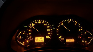 Toyota Avensis (12 foto / 14)