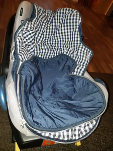 Maxi cosi turvahäll ja Easyfix alus (3 foto / 3)