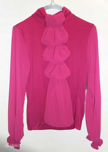 Ярко-розовая блузка-стрейч с шифоном и жабо, M-L-38-40,новая (фото #1)