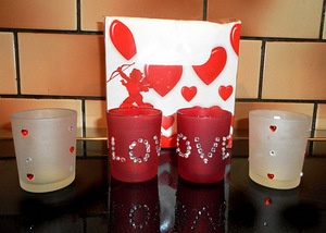 Ilus komplekt Love 4 värvilklaasist küünlahoidjat, uus (3 foto / 3)