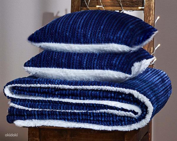 Dormeo Warm Hug синий комплект плед 200x200+2 подушки, новый (фото #2)
