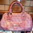 Guess розово-пудровая с принтом объемная сумка (фото #1)