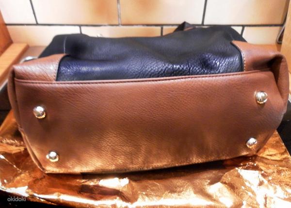 Кожаная объемная черная с коричневыми деталями сумка, новая (фото #6)
