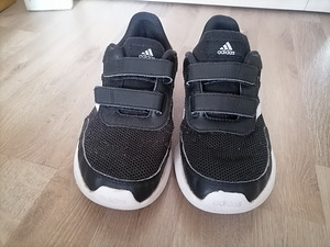 Кроссовки Adidas с. 35 (1 фото из 3)