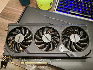 GIGABYTE GeForce RTX 4070 SUPER (2 foto / 5)