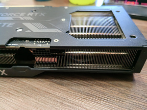 GIGABYTE GeForce RTX 4070 SUPER (5 foto / 5)