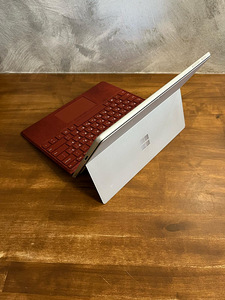Surface Pro 9 / i5 (2 foto / 8)