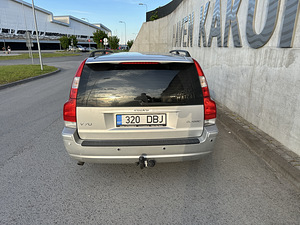 Volvo V70 2.4 D5 (4 foto / 11)